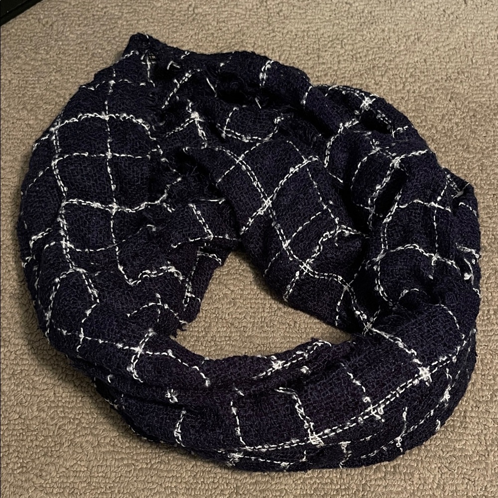 Bass Navy and White Patterned Scarf